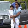 Kelly Rowland et son fils Titan Witherspoon à la journée Safe Kids Day aux studios Smashbox à Culver City, le 22 avril 2016