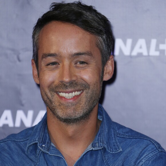En France, à Paris, Yann Barthès lors de la conférence de presse de rentrée 2013-2014 de Canal+ à l'Electric Club le 28 août 2013.