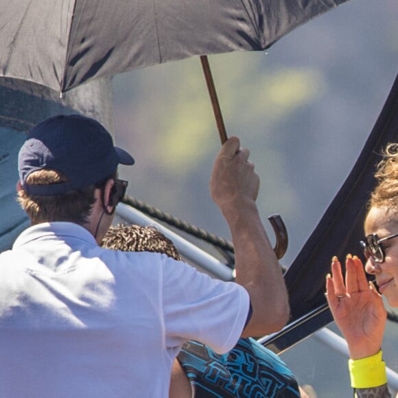 Mariah Carey avec ses enfants Monroe et Moroccan Cannon et son compagnon James Packer à bord du yacht Arctic P à Capri, Italie, le 5 juillet 2016.