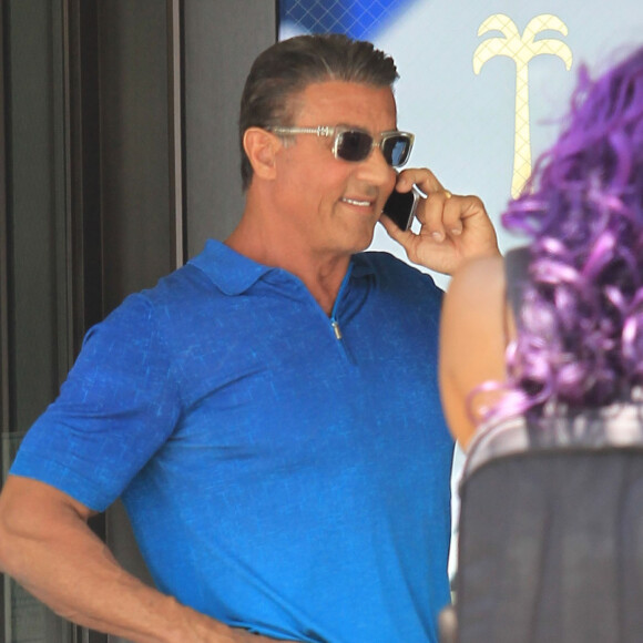 Sylvester Stallone pose pour les photographes dans les rues de Beverly Hills, le 30 juin 2016