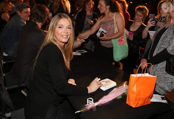 Exclusif - Hélène Rollès - Présentation en avant-première du 300ème épisode de la série "Les Mystères de l'Amour" au siège de TF1 à Boulogne-Billancourt le 14 avril 2016. Cet événement sera diffusé sur TMC le samedi 16 avril à 19h45. Il a plus de 25 ans que ces acteurs jouent ensemble; la première série était "Hélène et les garçons" en 1992 sur TF1 produite par Jean-Luc Azoulay. © Denis Guignebourg/Bestimage