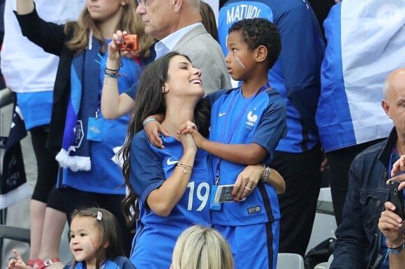 Ludivine Sagna et son fils au match d'ouverture de l'Euro 2016, France-Roumanie au Stade de France, le 10 juin 2016. © Cyril Moreau/Bestimage