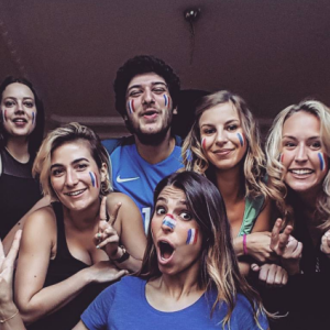 Laury Thilleman sublime supportrice des Bleus lors de l'Euro 2016. Juillet 2016.