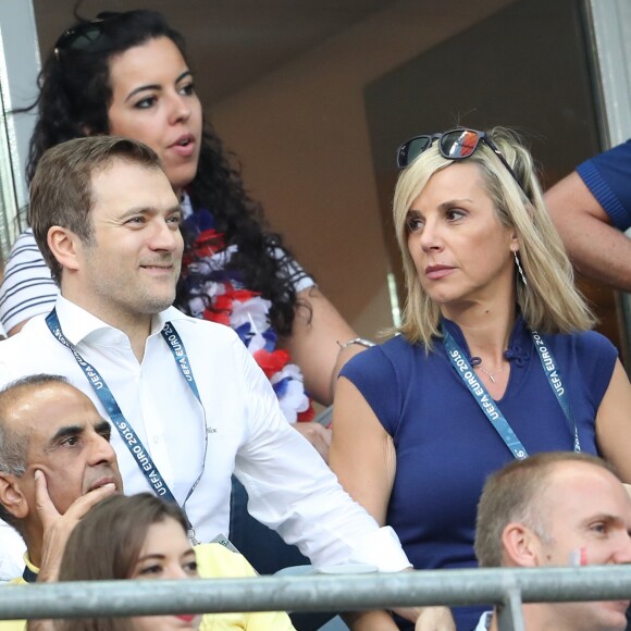 Laurence Ferrari et son mari Renaud Capuçon - People au match de la finale de l'Euro 2016 Portugal-France au Stade de France à Saint-Denis le 10 juillet 2016. © Cyril Moreau / Bestimage