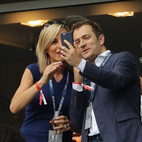 Laurence Ferrari et son mari Renaud Capuçon - People au match de la finale de l'Euro 2016 Portugal-France au Stade de France à Saint-Denis le 10 juillet 2016. © Cyril Moreau / Bestimage