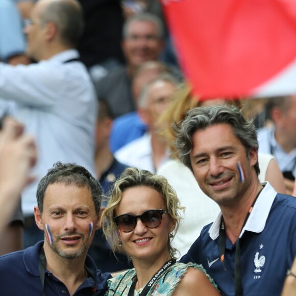 Marc-Olivier Fogiel et Caroline Roux - People au match de la finale de l'Euro 2016 Portugal-France au Stade de France à Saint-Denis le 10 juillet 2016. © Cyril Moreau / Bestimage