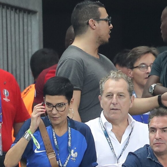 Cristina Cordula et son compagnon Frédéric Cassin, Jean Dujardin - People au match de la finale de l'Euro 2016 Portugal-France au Stade de France à Saint-Denis le 10 juillet 2016. © Cyril Moreau / Bestimage