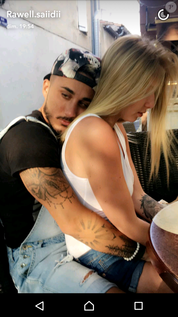 Vivian des "Anges" et Fanny des "Marseillais" en couple : Instant câlin sur Snapchat