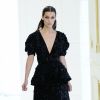 Bella Hadid - Défilé Christian Dior Haute Couture automne-hiver 2016/2017 à Paris. Le 4 juillet 2016.