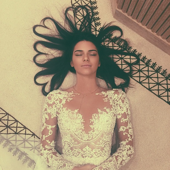 La photo de Kendall Jenner, anciennement la plus likée d'Instagram, a été détrônée par celle de Justin Bieber et Selena Gomez.