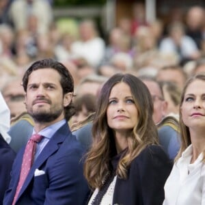 La famille royale de Suède s'est réunie le 14 juillet 2016 au stade de Borgholm, sur l'île d'Öland, pour fêter le 39e anniversaire de la princesse Victoria, entourée par ses parents le roi Carl XVI Gustaf et la reine Silvia, son mari le prince Daniel et leur fille la princesse Estelle, son frère le prince Carl Philip et sa femme la princesse Sofia, et sa soeur la princesse Madeleine et son mari Christopher O'Neill.