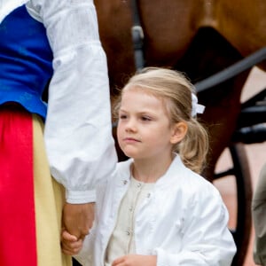 La famille royale de Suède s'est réunie le 14 juillet 2016 au stade de Borgholm, sur l'île d'Öland, pour fêter le 39e anniversaire de la princesse Victoria, entourée par ses parents le roi Carl XVI Gustaf et la reine Silvia, son mari le prince Daniel et leur fille la princesse Estelle, son frère le prince Carl Philip et sa femme la princesse Sofia, et sa soeur la princesse Madeleine et son mari Christopher O'Neill.