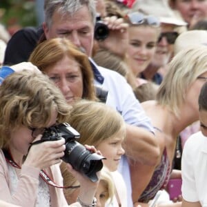 La famille royale de Suède s'est réunie le 14 juillet 2016 au stade de Borgholm, sur l'île d'Öland, pour fêter le 39e anniversaire de la princesse Victoria, entourée par ses parents le roi Carl XVI Gustaf et la reine Silvia, son mari le prince Daniel et leur fille la princesse Estelle, son frère le prince Carl Philip et sa femme la princesse Sofia, et sa soeur la princesse Madeleine et son mari Christopher O'Neill.