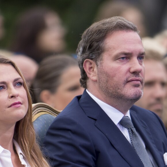 La princesse Madeleine et son mari Christopher O'Neill. La famille royale de Suède s'est réunie le 14 juillet 2016 au stade de Borgholm, sur l'île d'Öland, pour fêter le 39e anniversaire de la princesse Victoria, entourée par ses parents le roi Carl XVI Gustaf et la reine Silvia, son mari le prince Daniel et leur fille la princesse Estelle, son frère le prince Carl Philip et sa femme la princesse Sofia, et sa soeur la princesse Madeleine et son mari Christopher O'Neill.