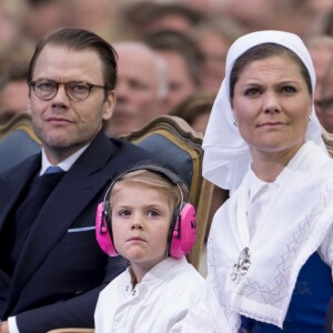 La famille royale de Suède s'est réunie le 14 juillet 2016 au stade de Borgholm, sur l'île d'Öland, pour fêter le 39e anniversaire de la princesse Victoria, entourée par ses parents le roi Carl XVI Gustaf et la reine Silvia, son mari le prince Daniel et leur fille la princesse Estelle, son frère le prince Carl Philip et sa femme la princesse Sofia, et sa soeur la princesse Madeleine et son mari Christopher O'Neill.