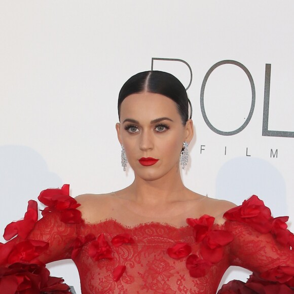 Katy Perry - Photocall de la soirée "23th edition of AmfAR's Cinema Against AIDS" Gala à l'hôtel de l'Eden Roc au Cap d'Antibes, le 19 mai 2016, lors du 69 ème Festival International du Film de Cannes. © Dominique Jacovides/Bestimage   Call of "23th edition of AmfAR's Cinema Against AIDS" Gala to benefit AmfAR, the foundation for AIDS Research at Eden Roc Hotel in Cap d'Antibes on May 19, 2016, during the 69th Cannes Film Festival 19/05/2016 - Cannes