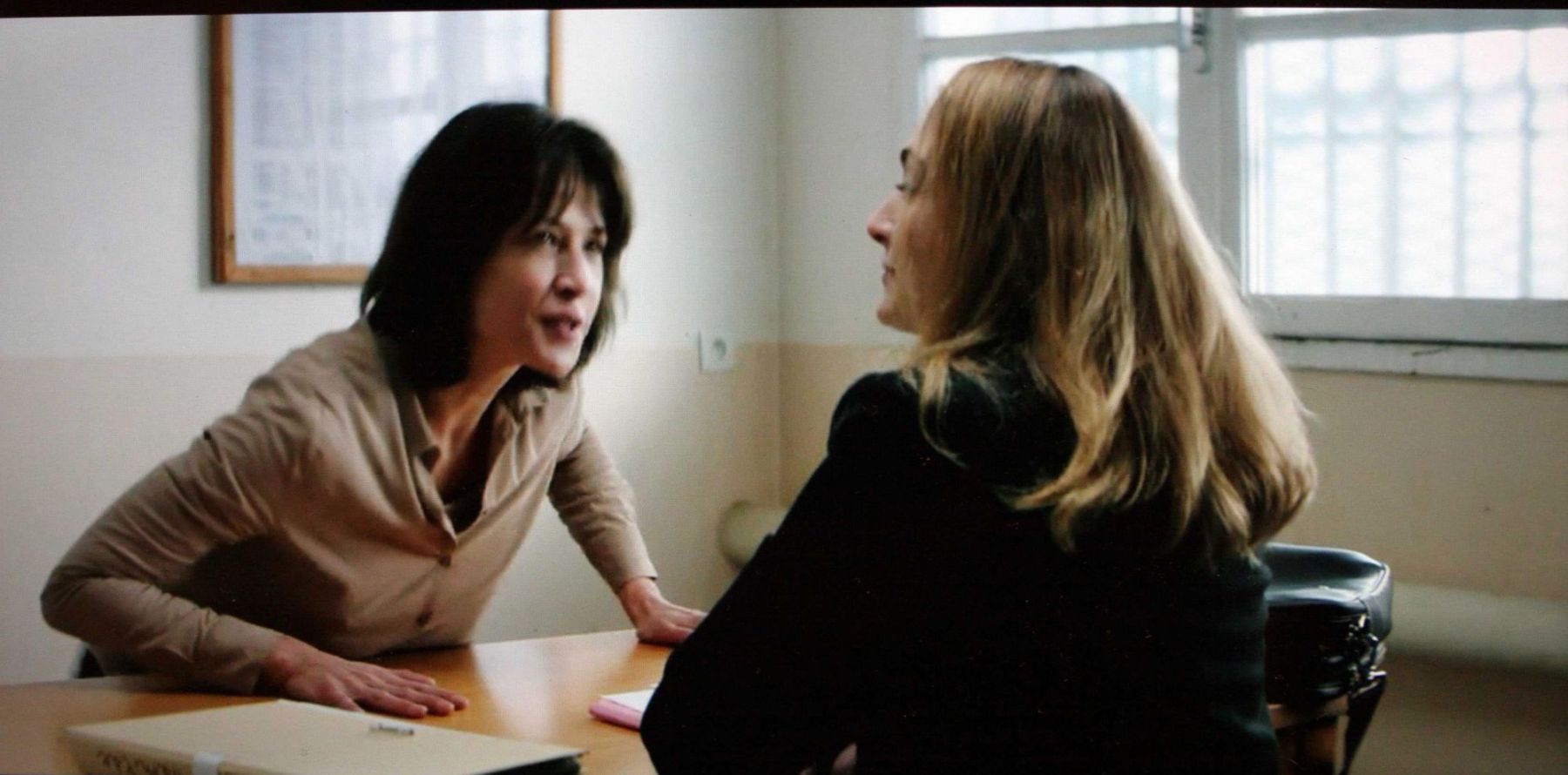Mise à Nu Bande Annonce France 2 Sophie Marceau est une "Taularde" mise à nu face à Julie Gayet - Purepeople