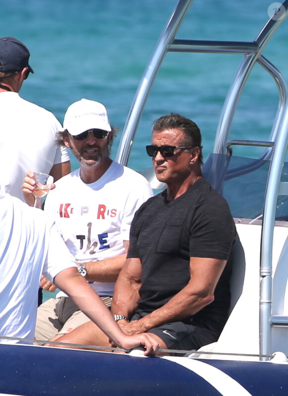 Sylvester Stallone avec sa femme Jennifer Flavin, leurs filles Sistine, Scarlet, Sophia se rendent au Club 55 à Saint-Tropez, le 11 juillet 2016.