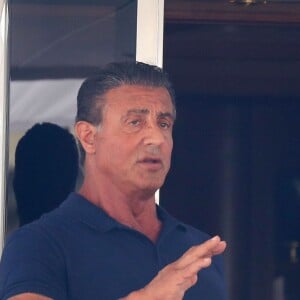 Sylvester Stallone débute ses vacances sur son yacht avec sa femme Jennifer Flavin, ses filles Sistine, Scarlet, Sophia et des amis à Monaco le 9 juillet 2016.