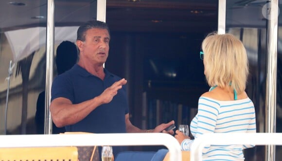 Sylvester Stallone débute ses vacances sur son yacht avec sa femme Jennifer Flavin, ses filles Sistine, Scarlet, Sophia et des amis à Monaco le 9 juillet 2016.