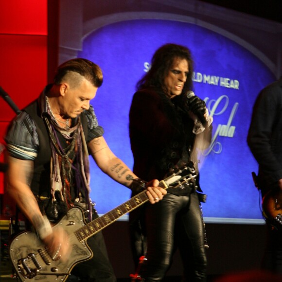 Johnny Depp et Alice Cooper à la soirée 'So The World May Hear Awards Gala' à St Paul dans le Minnesota, le 17 juillet 2016