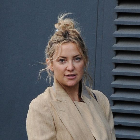 Kate Hudson et son fils Ryder à la sortie de l'hôtel Shoreditch House à Londres, le 11 juillet 2016.