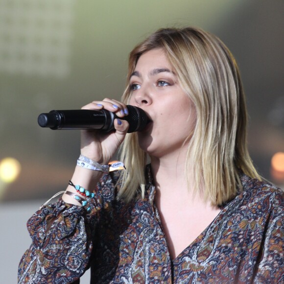 Louane Emera en concert au festival Solidays à l'hippodrome de Longchamp. Paris, le 26 juin 2016. © Lise Tuillier/Bestimage