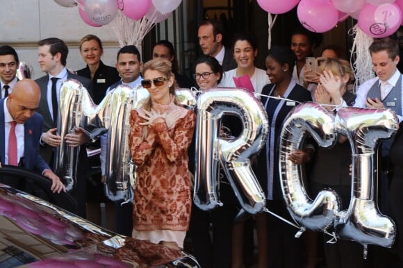 L'hôtel Royal Monceau remercie Céline Dion pour son séjour avec un énorme bouquet de ballons à Paris le 9 juillet 2016.