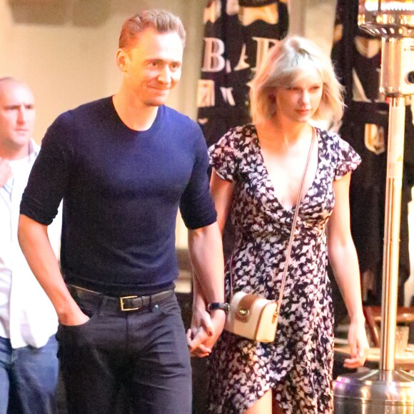 Taylor Swift et son compagnon Tom Hiddleston vont dîner dans un restaurant italien à Sydney le 10 juillet 2016.