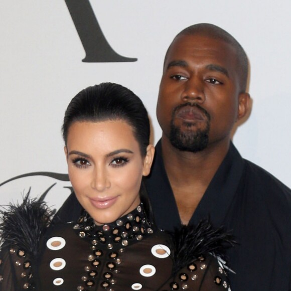 Kim Kardashian enceinte et son mari Kanye West  à la soirée des CFDA Fashion Awards 2015 à New York, le 1er juin 2015.