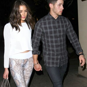 Olivia Culpo et son compagnon Nick Jonas sont allés dîner au restaurant Mastro's Steakhouse à Beverly Hills. Le 29 avril 2015