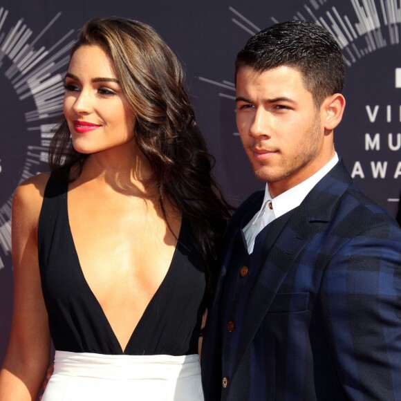 Nick Jonas et sa compagne Olivia Culpo arrivant à la cérémonie des MTV Video Music Awards 2014 au Forum à Inglewood, le 24 août 2014.