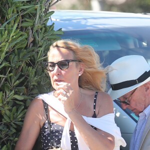 Rupert Murdoch quitte le club 55 après le déjeuner d'anniversaire de sa fille Chloe Murdoch avec sa femme Jerry Hall, son ex-femme Wendi Deng à Saint-Tropez, France, le 17 juillet 2016