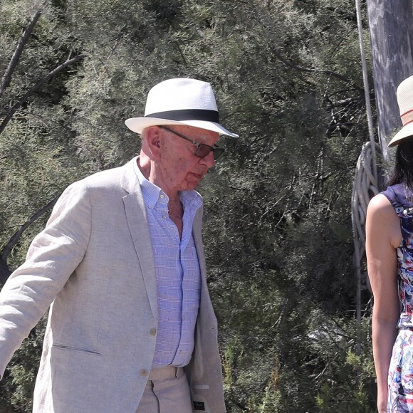 Rupert Murdoch quitte le club 55 après le déjeuner d'anniversaire de sa fille Chloe Murdoch avec sa femme Jerry Hall, son ex-femme Wendi Deng à Saint-Tropez, France, le 17 juillet 2016.