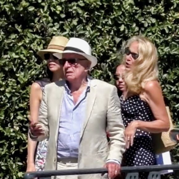 Rupert Murdoch quitte le club 55 après le déjeuner d'anniversaire de sa fille Chloe Murdoch avec sa femme Jerry Hall, son ex-femme Wendi Deng à Saint-Tropez, France, le 17 juillet 2016.