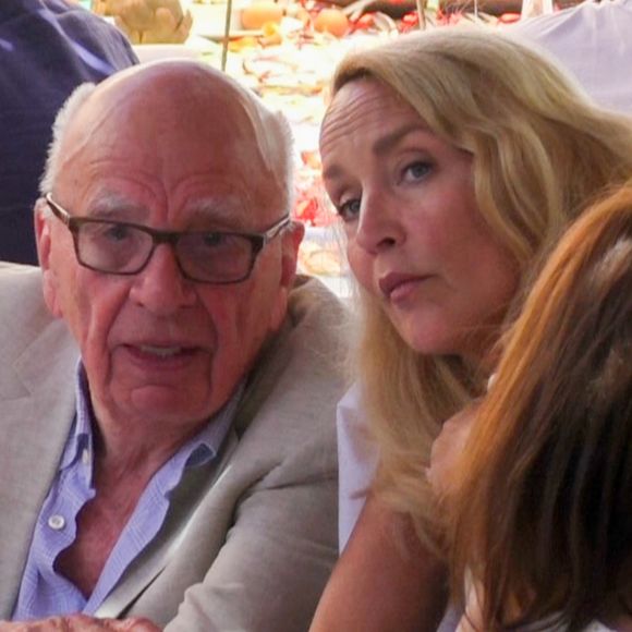 Rupert Murdoch déjeunant avec sa femme Jerry Hall, son ex-femme Wendi Deng et sa fille Chloe Murdoch, pour son anniversaire, au club 55 à Saint-Tropez, France, le 17 juillet 2016.