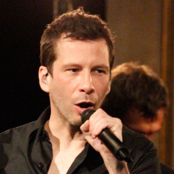 Alex Beaupain en concert au Fnac Live Festival (Hôtel de Ville de Paris), le 23 juillet 2016. © Lise Tuillier / Bestimage