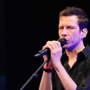 Alex Beaupain en concert au Fnac Live Festival (Hôtel de Ville de Paris), le 23 juillet 2016. © Lise Tuillier / Bestimage