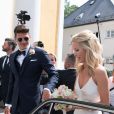 Mario Gomez et Carina Wanzung se sont mariés civilement le 22 juillet 2016 à Munich. La fusillade meurtrière qui a eu lieu quelques minutes plus tard dans la capitale bavaroise les a poussés à annuler la réception prévue dans la soirée.