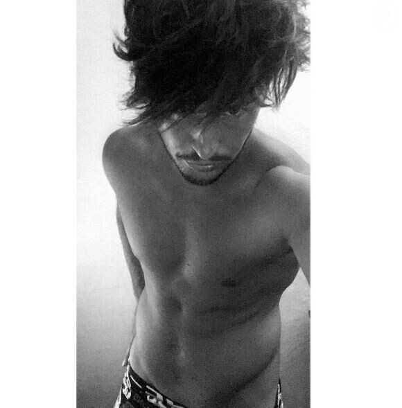 Rémi des "Marseillais" torse nu sur Instagram, juillet 2016