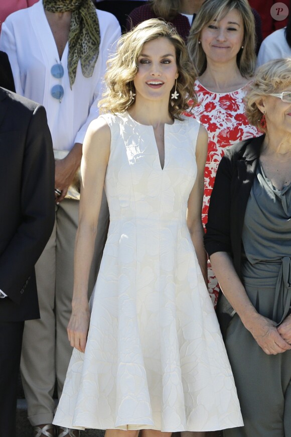 La reine Letizia d'Espagne présidait le 26 juillet 2016 au Parque del Retiro à Madrid la cérémonie des 25e Prix FEDEPE en l'honneur des femmes dirigeantes, chefs d'entreprise et professionnelles.