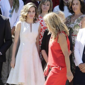 La reine Letizia d'Espagne présidait le 26 juillet 2016 au Parque del Retiro à Madrid la cérémonie des 25e Prix FEDEPE en l'honneur des femmes dirigeantes, chefs d'entreprise et professionnelles.