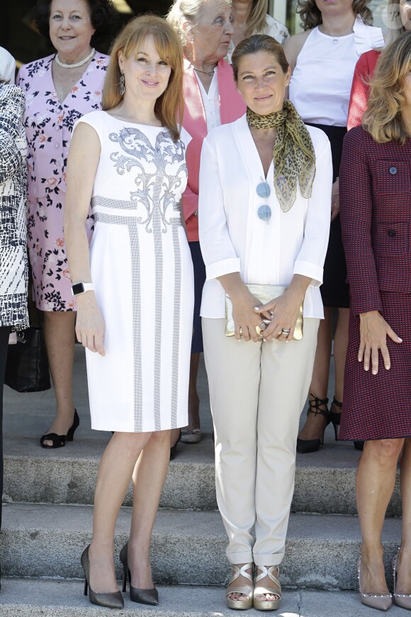 La journaliste Gloria Lomana et la danseuse Sara Baras le 26 juillet 2016 au Parque del Retiro à Madrid lors de la cérémonie des 25e Prix FEDEPE en l'honneur des femmes dirigeantes, chefs d'entreprise et professionnelles.