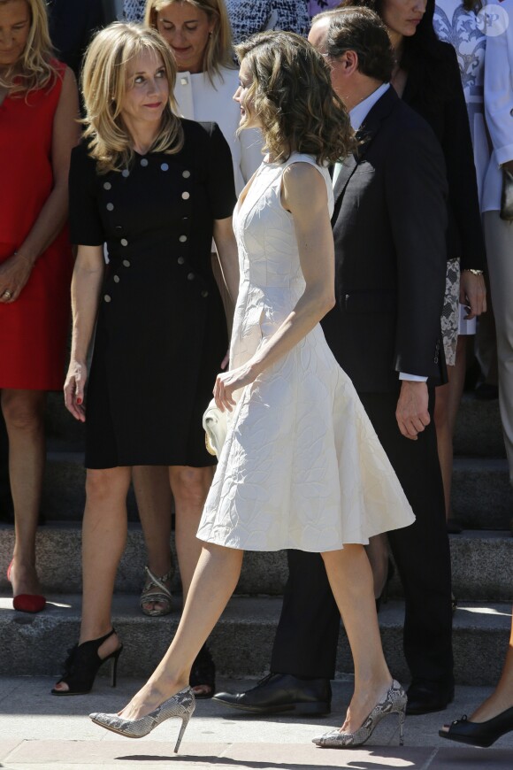 La reine Letizia d'Espagne présidait le 26 juillet 2016 au Parque del Retiro à Madrid la cérémonie des 25e Prix FEDEPE en l'honneur des femmes dirigeantes, chefs d'entreprise et professionnelles.