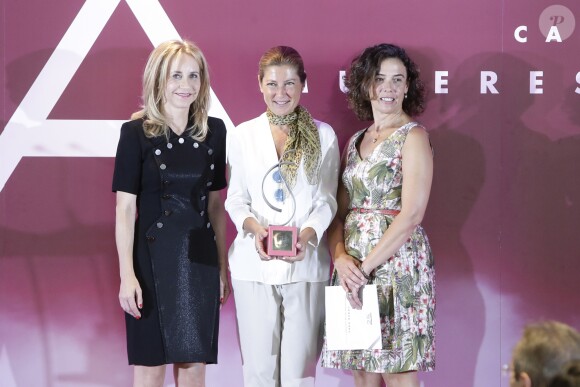 Photo des personnalités primées le 26 juillet 2016 au Parque del Retiro à Madrid lors de la cérémonie des 25e Prix FEDEPE en l'honneur des femmes dirigeantes, chefs d'entreprise et professionnelles.