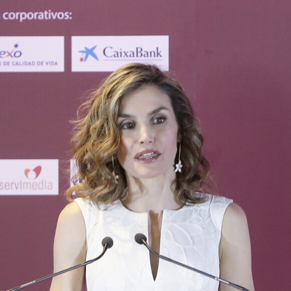 La reine Letizia d'Espagne présidait le 26 juillet 2016 au Parque del Retiro à Madrid la cérémonie des 25e Prix FEDEPE en l'honneur des femmes dirigeantes, chefs d'entreprise et professionnelles.