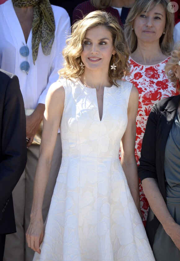 La reine Letizia d'Espagne présidait le 26 juillet 2016 au Parque del Retiro à Madrid la cérémonie des 25e Prix FEDEPE en l'honneur des femmes dirigeantes, chefs d'entreprise et professionnelles.
