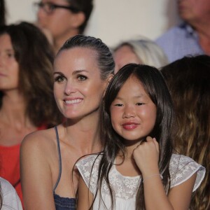 Exclusif - Laeticia Hallyday et sa fille Joy au concert de Johnny Hallyday au Vélodrome à Arcachon. Le 19 juillet 2016 © Patrick Bernard-Thibaud Moritz / Bestimage