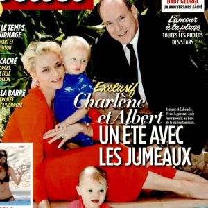 La princesse Charlene et le prince Albert II de Monaco font avec les jumeaux Jacques et Gabriella la couverture du numéro 1207 du magazine Gala, le 27 juillet 2016.