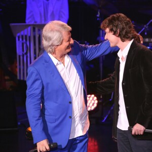 Patrick Sébastien et son fils Olivier Villa - Patrick Sébastien fête ses 40 ans de scène à l'Olympia à Paris, le 14 novembre 2014.